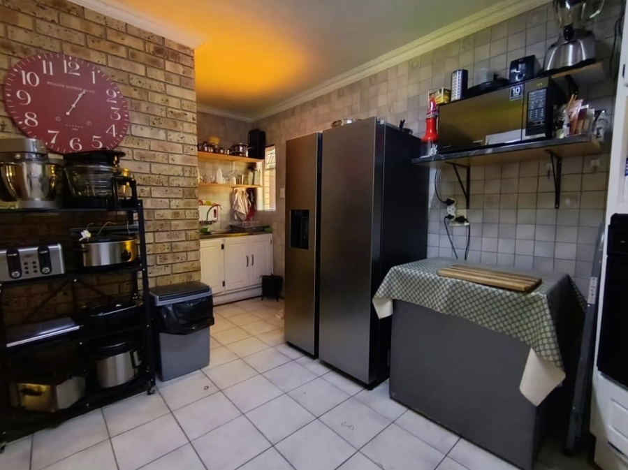 7 Bedroom Property for Sale in Langenhovenpark Free State